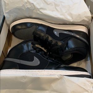 Air Jordan 1 mid premium